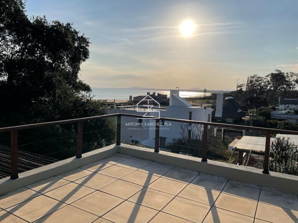 Venta casa con vista al mar. Punta Ballena