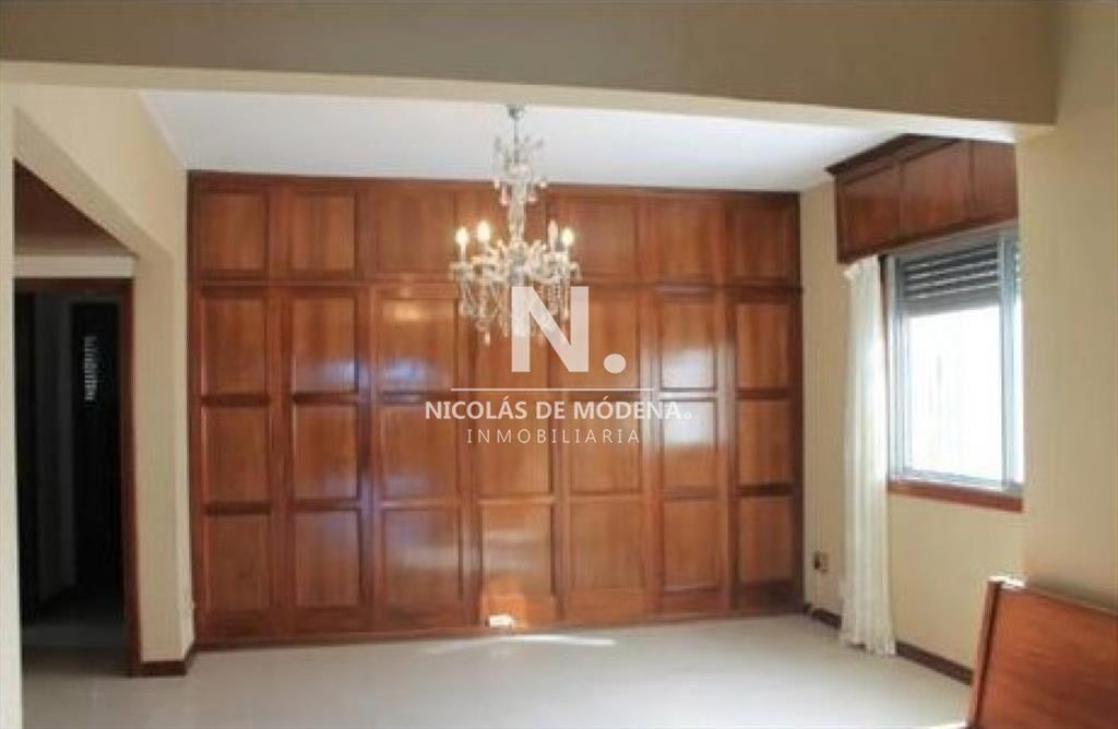 Casa en Venta de 5 dormitorios en Montevideo