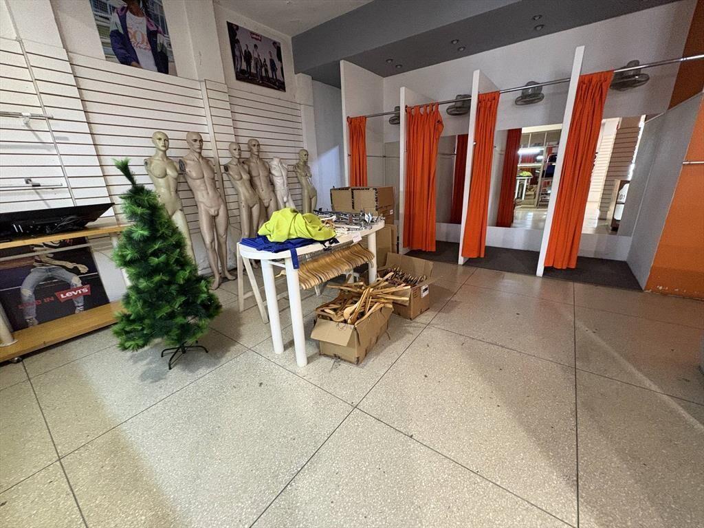 Alquiler Local comercial en centro comercial de Pando 400 m2