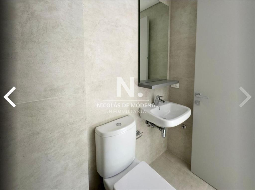 Vende apartamento de 3 dormitorios con amplios al