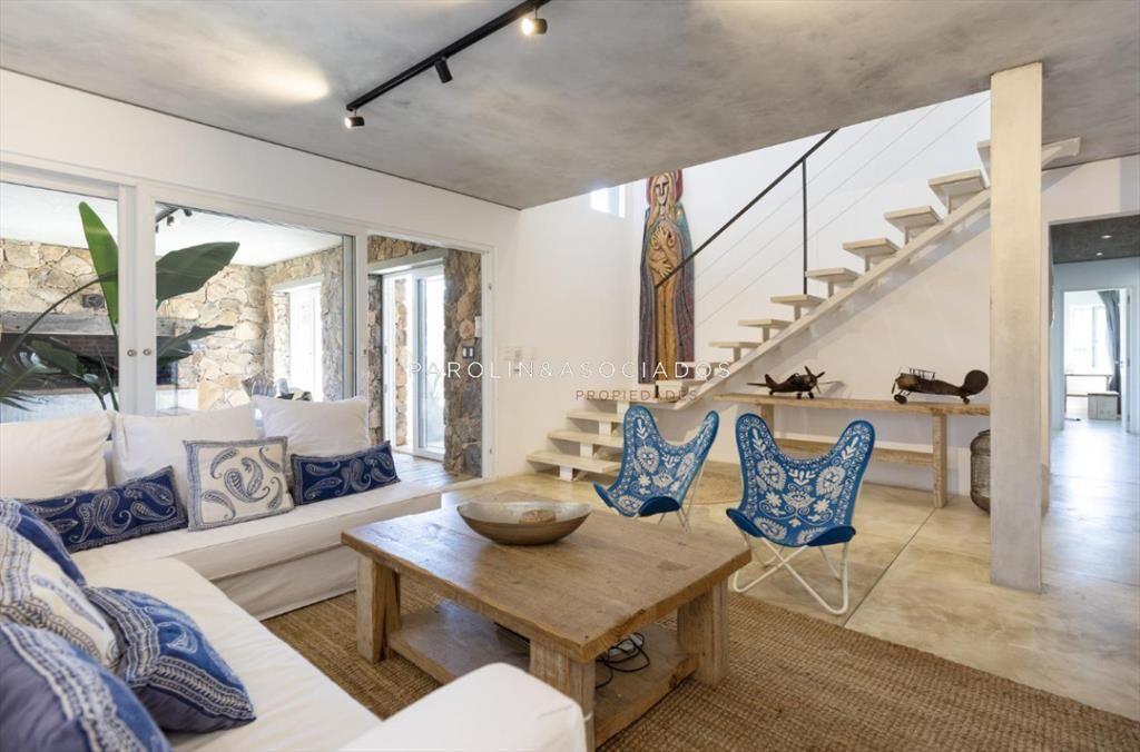 Casa en Venta de 4 Dormitorios en La Juanita,