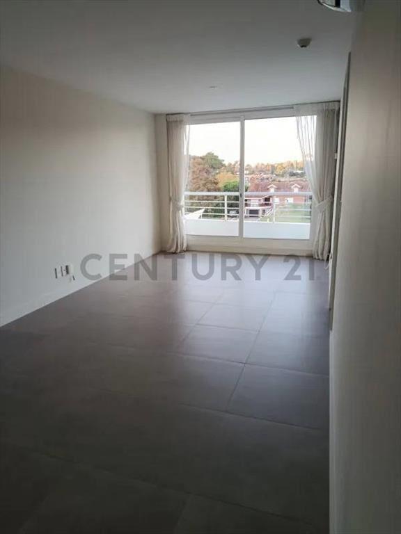 Punta del este, 2 dormitorios, balcon, cochera, amenities...