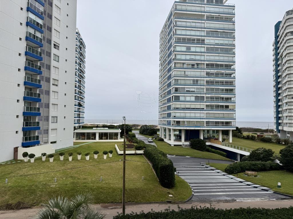 Excelente oportunidad en Torre Marina II 2