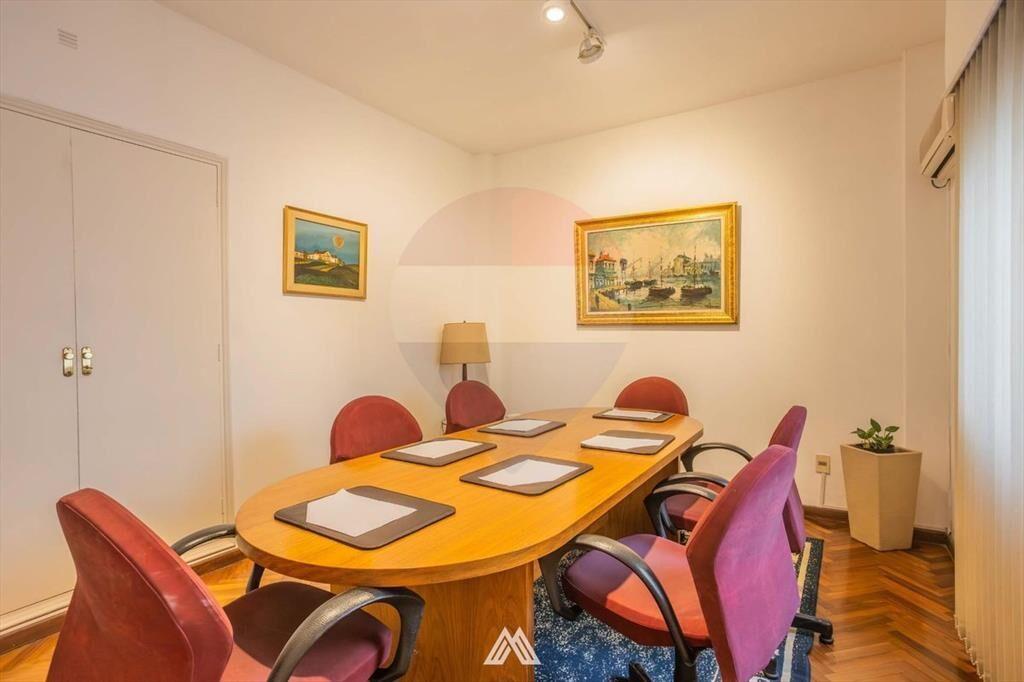 VENTA CENTRO 4 DORMITORIOS CON BALCON