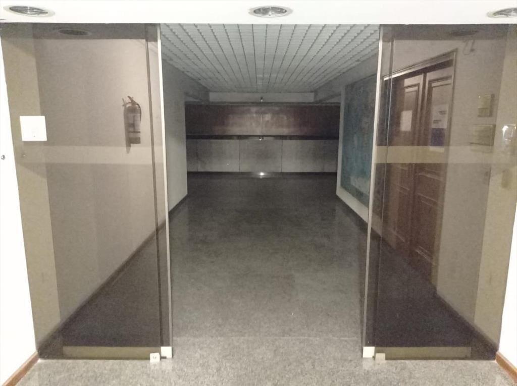 Plaza Independencia, 560 m2, aire acondicionado central, vi
