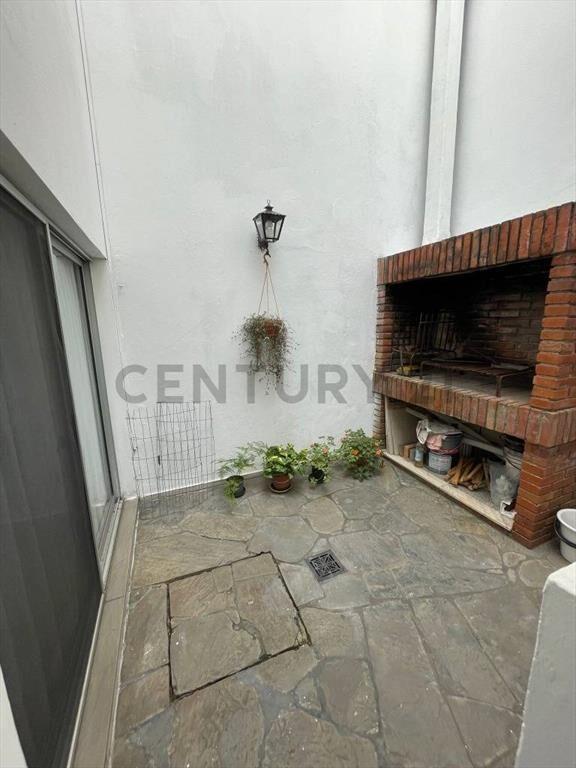 Venta Casa 2 plantas.Cordon.3 dormitorios.3 baños.Garaje....