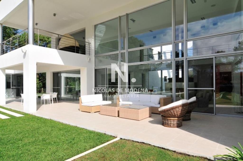 Venta de casa Minimalista en Parque del Golf, del