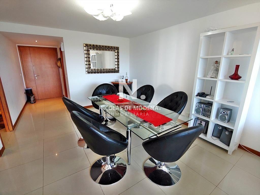 Apartamento en Torre de categoria.