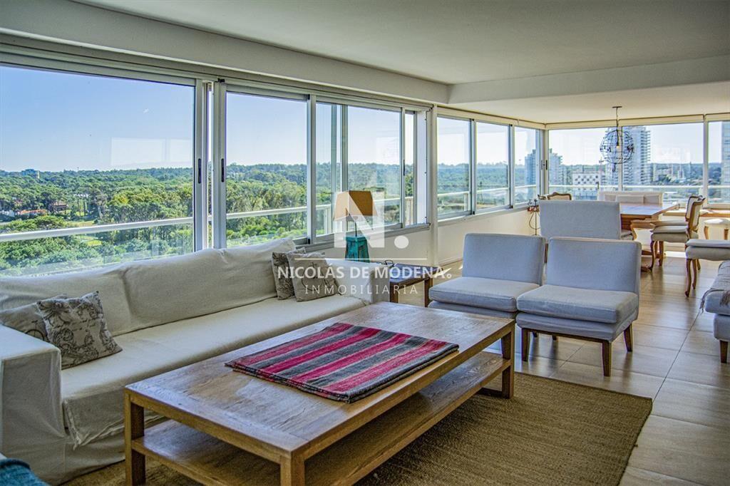 Excelente departamento en Punta del Este