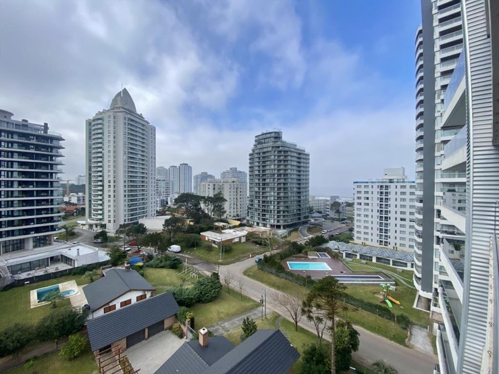 VENTA APARTAMENTO DE 3 DORMITORIOS EN EDIFICIO
