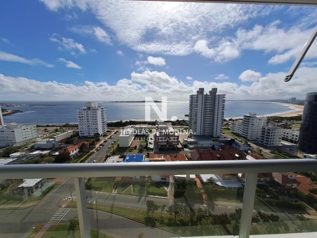Ubicado en Mansa Punta del Este, alquiler de departamento d