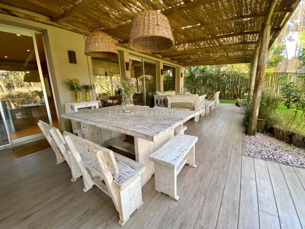 Casa en venta en barrio privado en RincÃ³n del