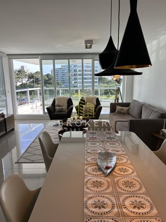 Alquiler de lujoso apartamento en la mejor zona