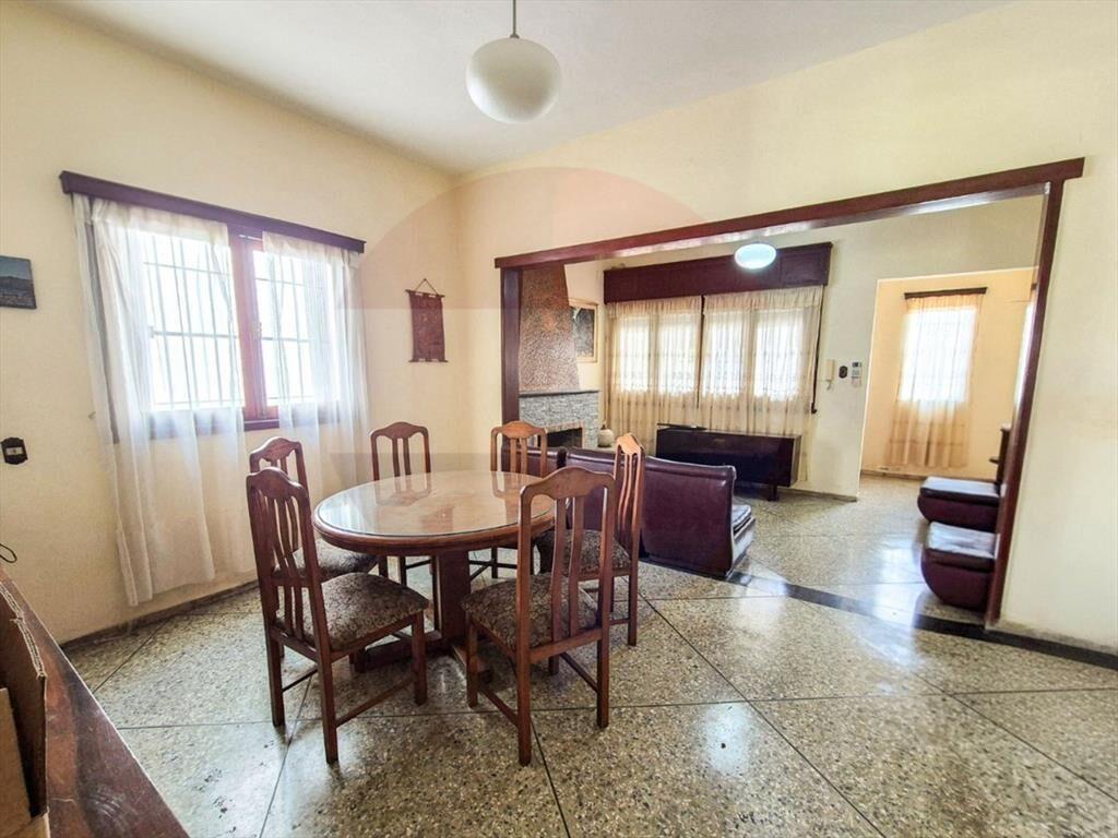 Venta casa de 2 dormitorios en Brazo Oriental.