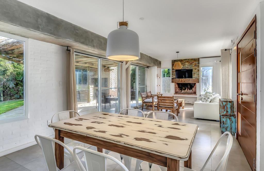 VENTA CASA 3 DORMITORIOS PUNTA COLORADA