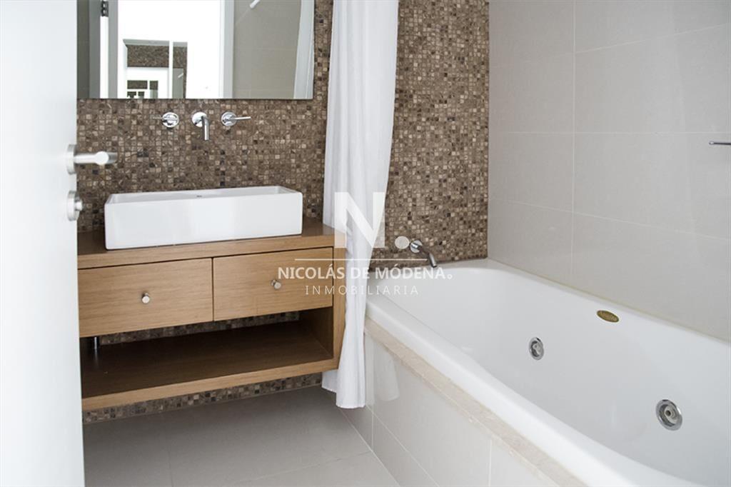 Departamento en venta en torre de categoría de 2 dormitori