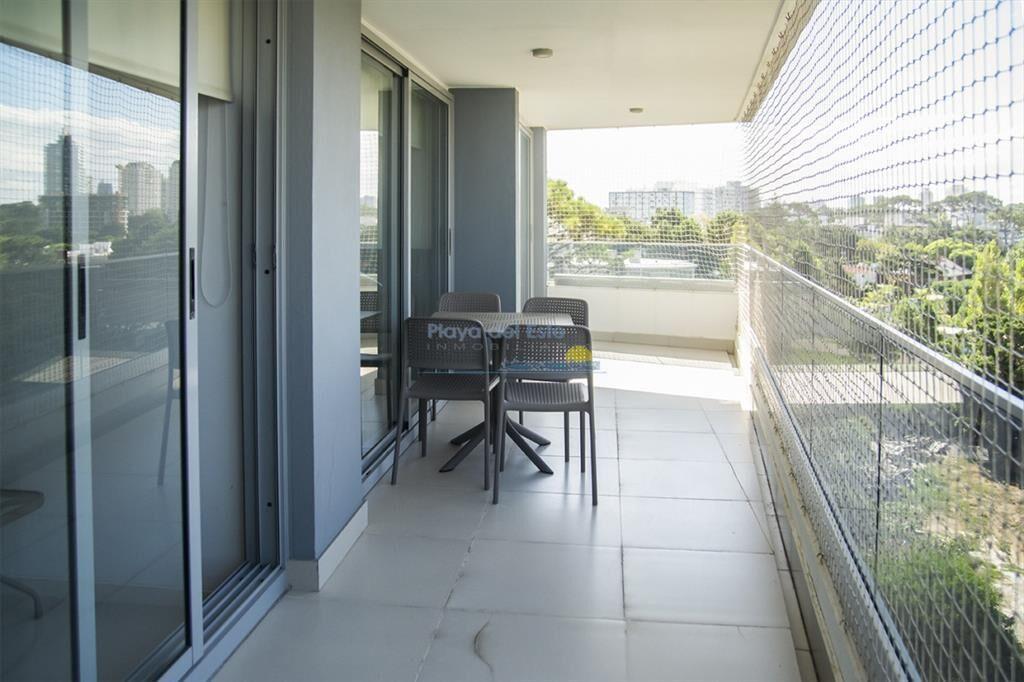 Apartamento en venta en Torre esmeralda de 3 , en