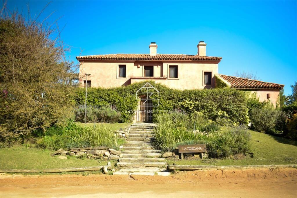 Casa en Montoya de 5 dormitorios