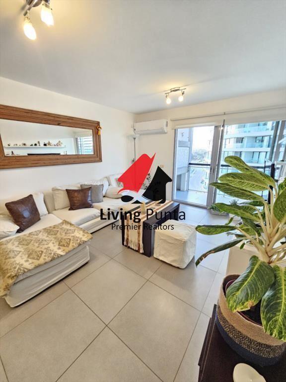 Hermoso apto en venta con parrillero propio