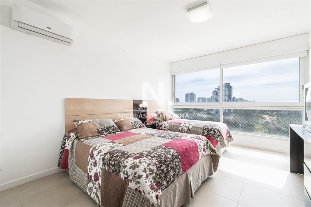 Apartamento en torre Le Parc en alquiler temporario, Playa