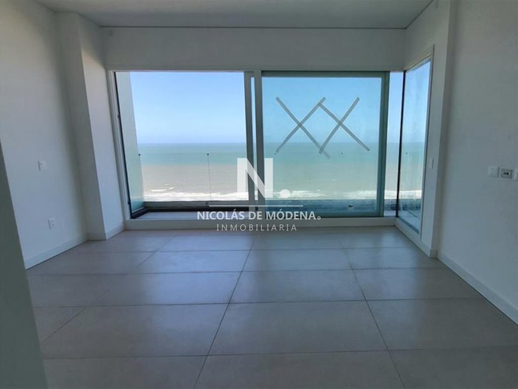 Vende apartamento con hermosa vista, de 4 en del