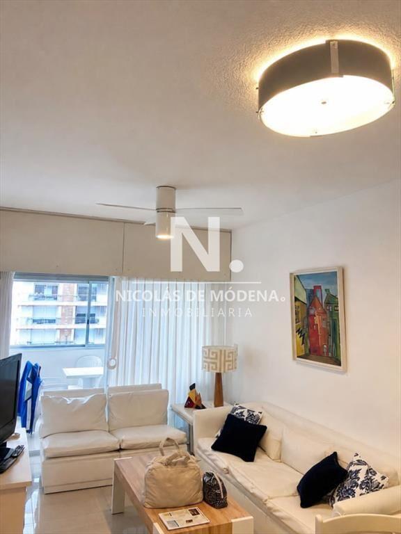 En venta apartamento de 2 dormitorios en torre en