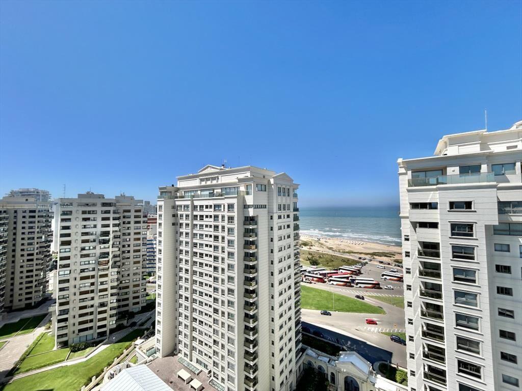 VENTA DE PENTHOUSE DE 2 DORMITORIOS EN EDIFICIO