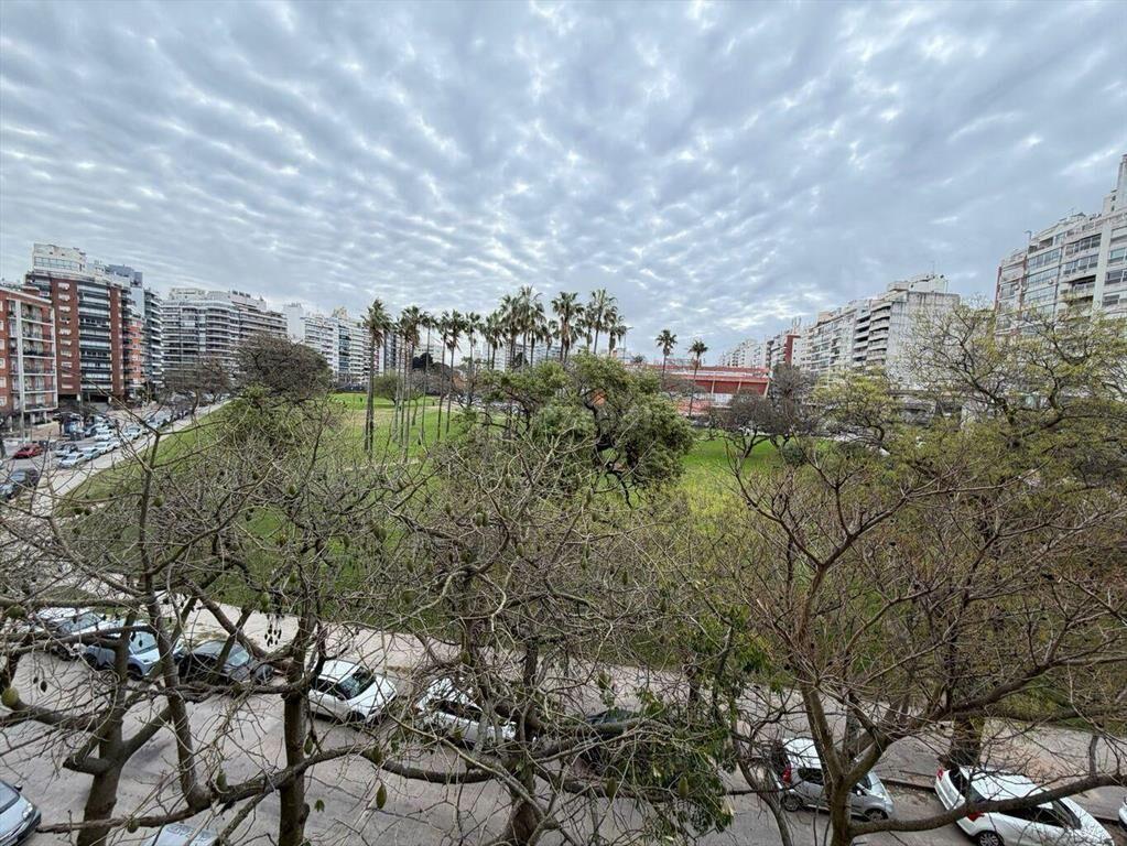 PARODI Venta Villa Biarritz 180 m2, 3 dorm. estar, escritor