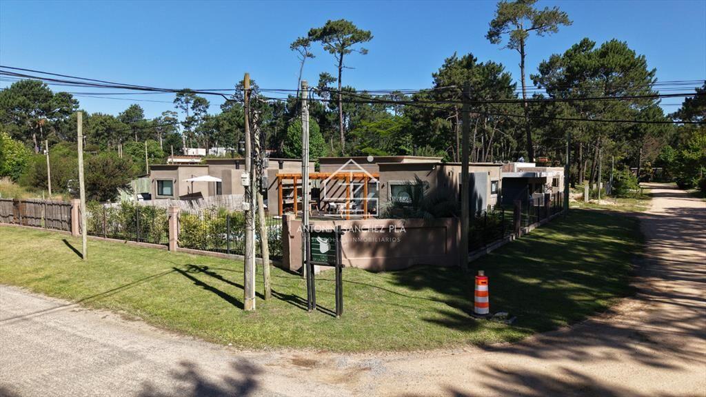 Casa a estrenar en Parque Burnett U$S 325.000