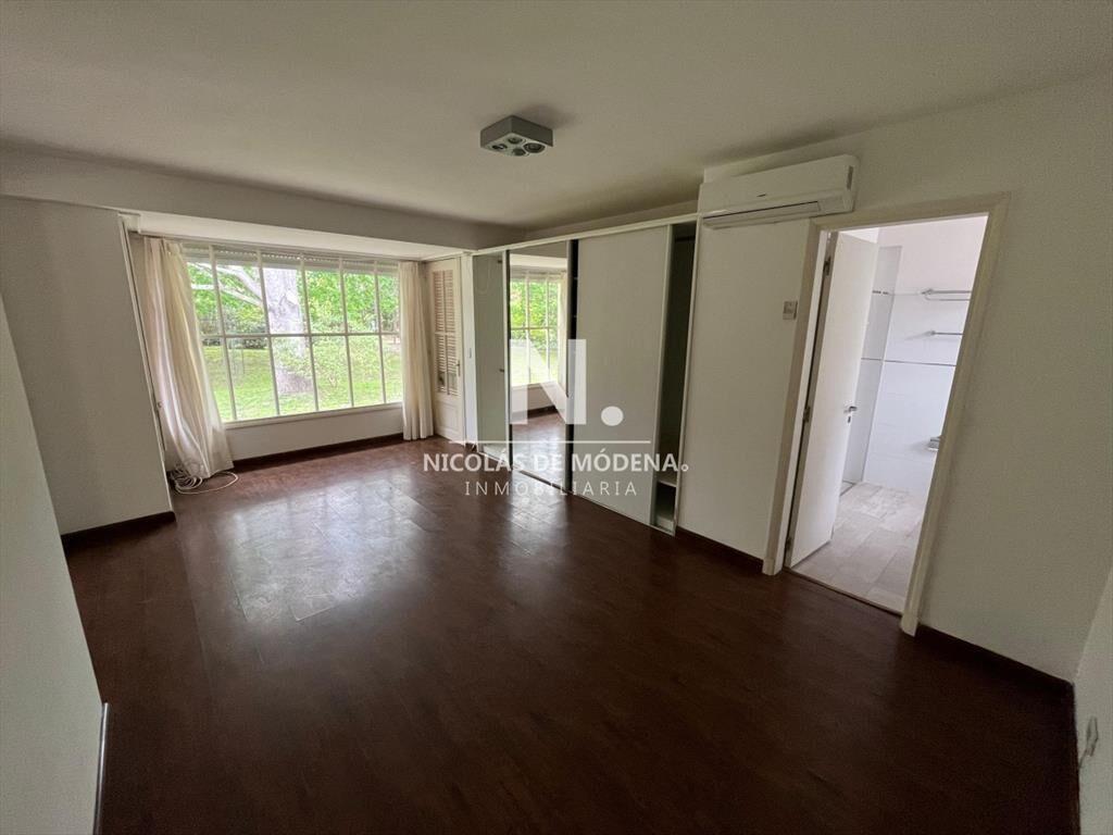 Chalet de 3 dormitorios mas dependencia en venta en zona re