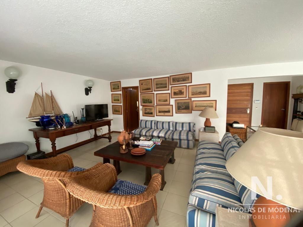 Puerto con 2 suites y dependencia de servicio