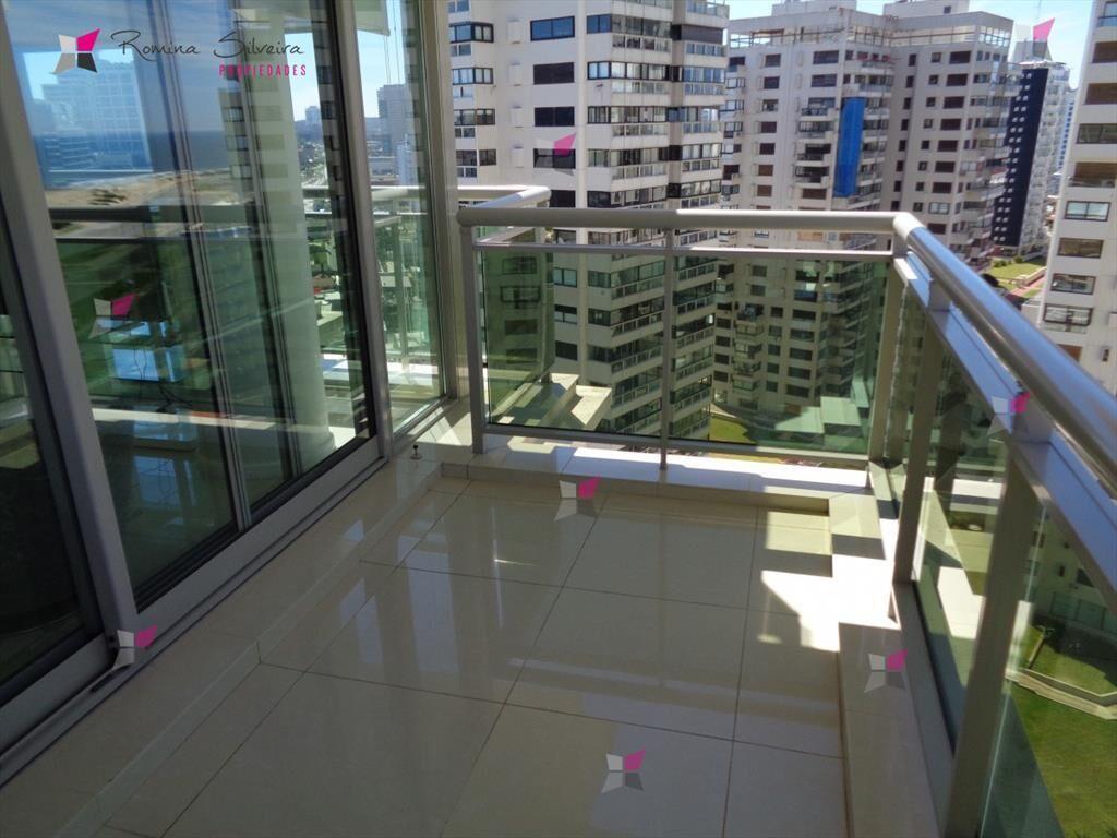 Apartamento en Brava, 2 dormitorios *