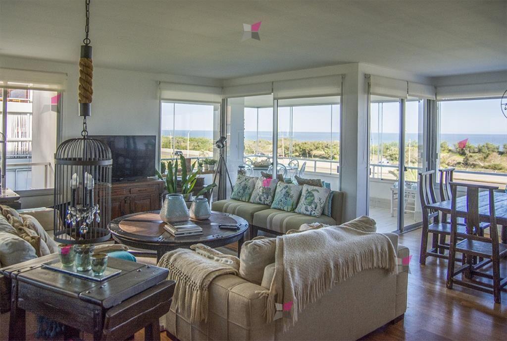 VENTA DE APARTAMENTO DE 3 DORMITORIOS FRENTE AL MAR EN BRAV