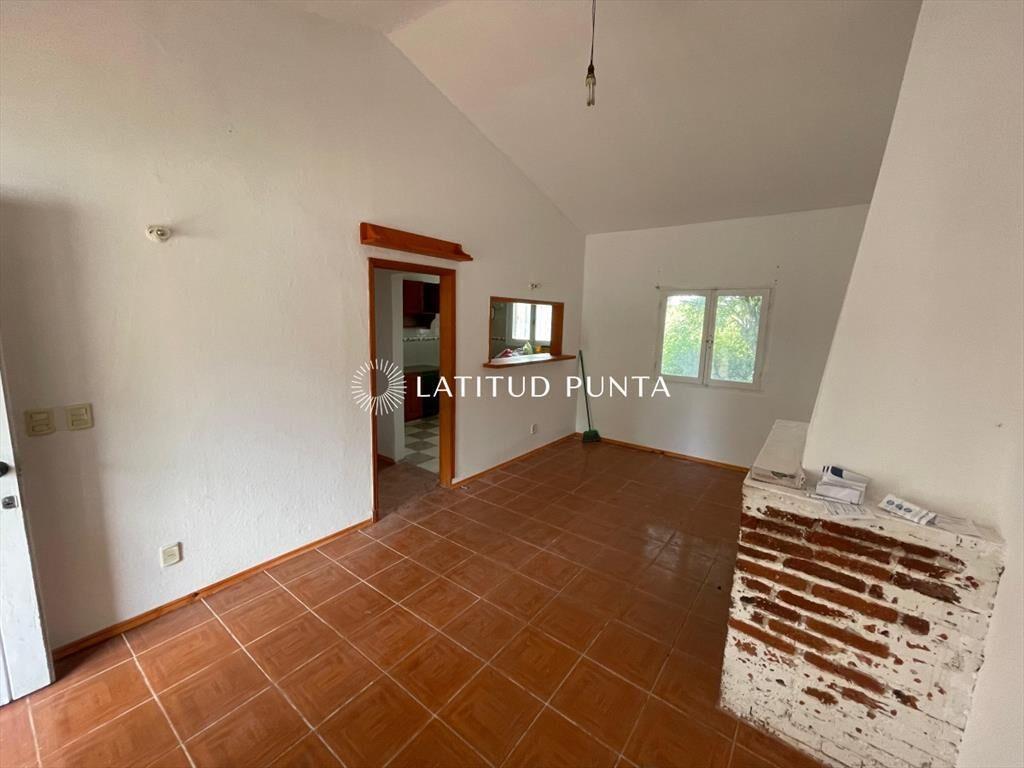 Maldonado centro, casa de dos dormitorios