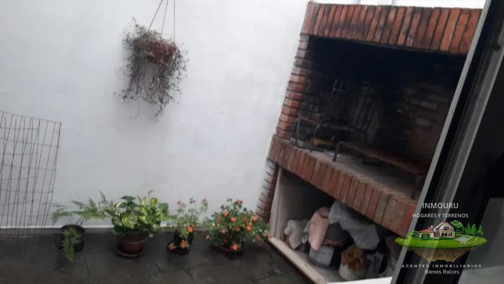 Se vende amplia casa en CordÃ³n