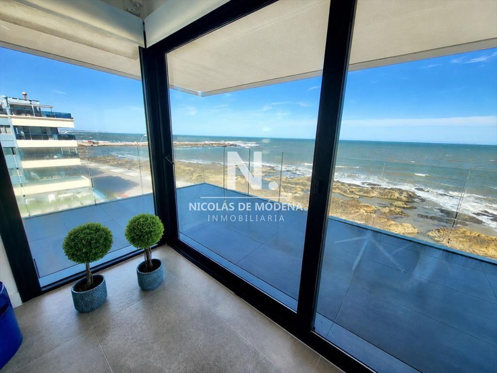 Vende apartamento de Punta del Este frente al de
