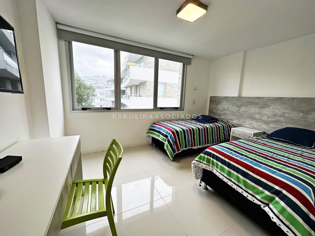 Apartamento en venta con 2 suites en edificio del