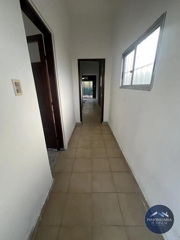 Casa en alquiler c/ cochera en Brazo Oriental