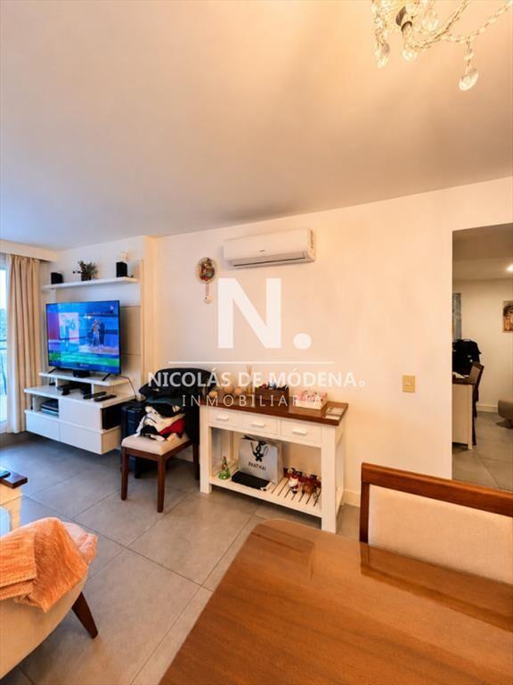Vende apartamento de 1 dormitorio y medio en del