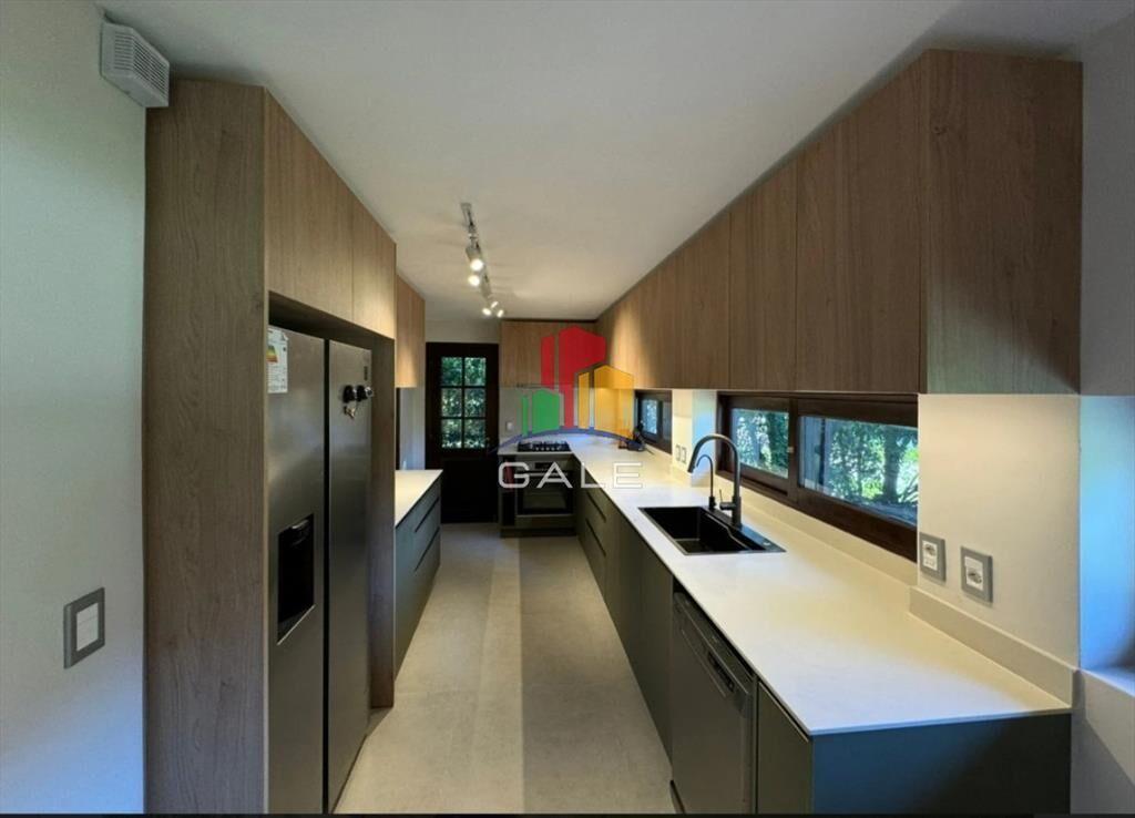 En venta casa de 5 dormitorios, con piscina, parrillero y j