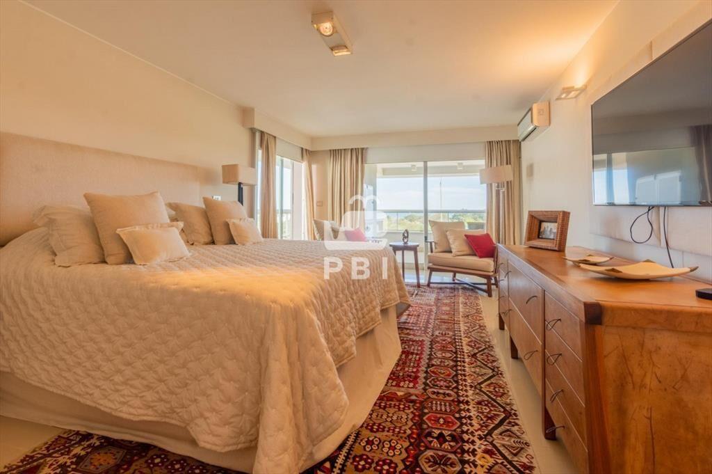 Venta departamento 3 dormitorios en Playa Brava -