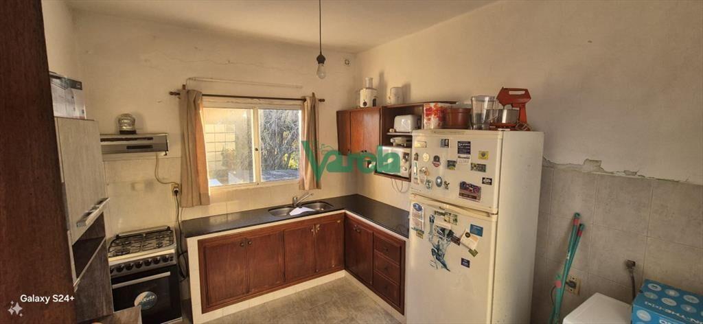 2 Apartamentos y 2 locales comerciales en