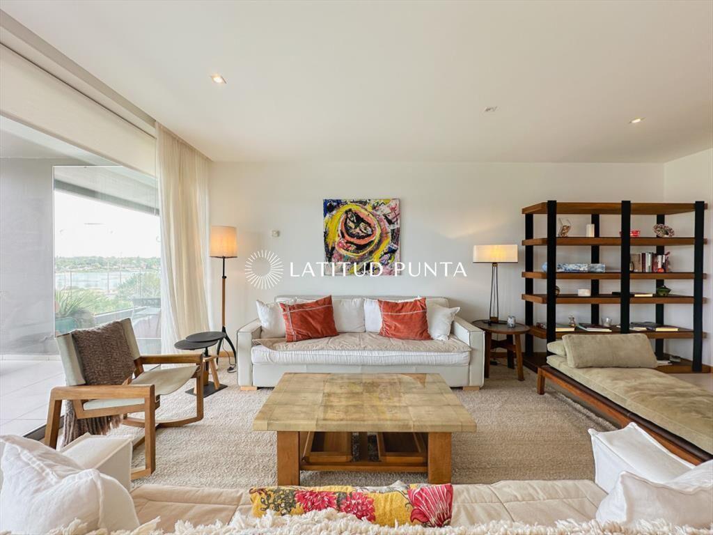 Apartamento en Tiburón Terrazas Barra, 3 suites más depen