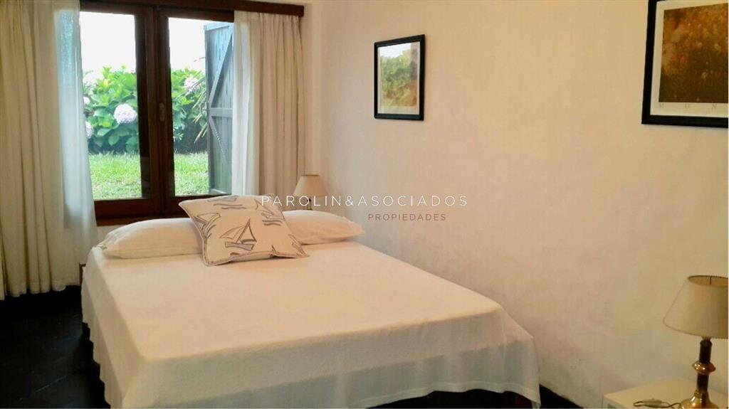 Hermoso apartamento en venta de 3 dormitorios en