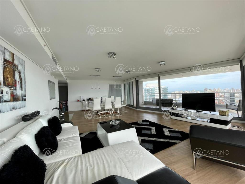 Excepcional apartamento de 4 dormitorios en piso