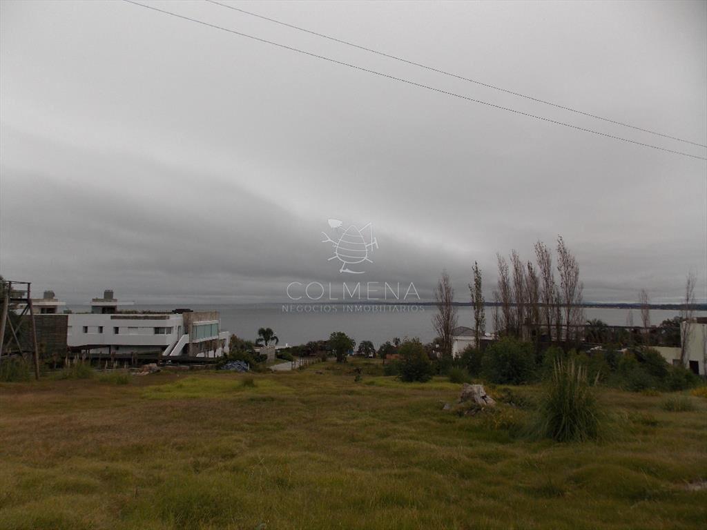 Terreno en Punta Ballena con muy buena vista al