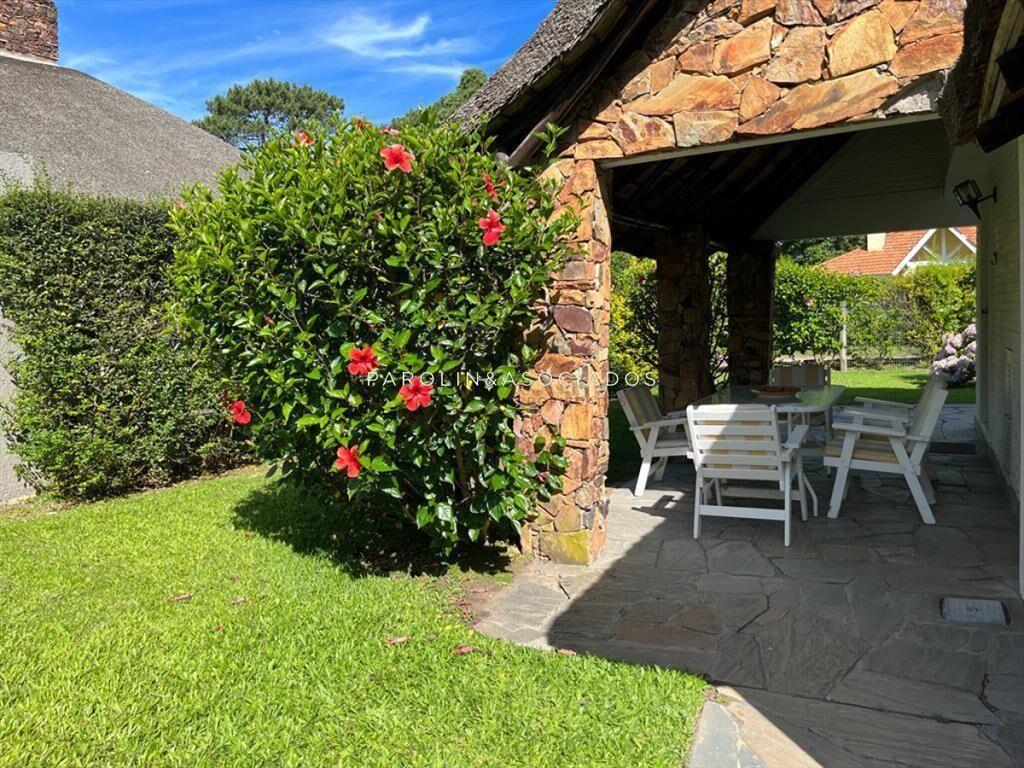 Casa en venta de 3 dormitorios en Pinares, Punta del Este.