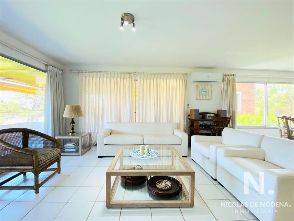 Apartamento primera linea frente al mar de tres dormitorios
