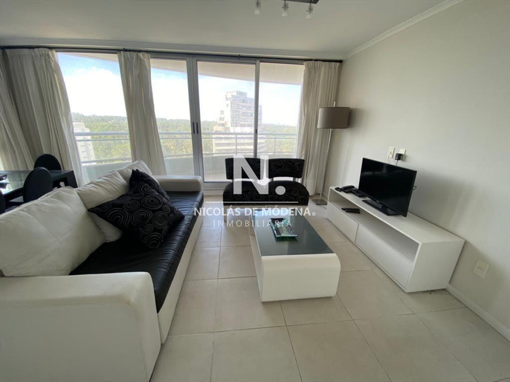 Vende apartamento de 2 dormitorios en Roosevelt