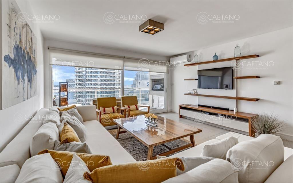Apartamento de 3 dormitorios en alquiler de , del